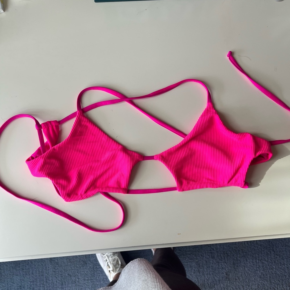Frankie’s Bikinis Top